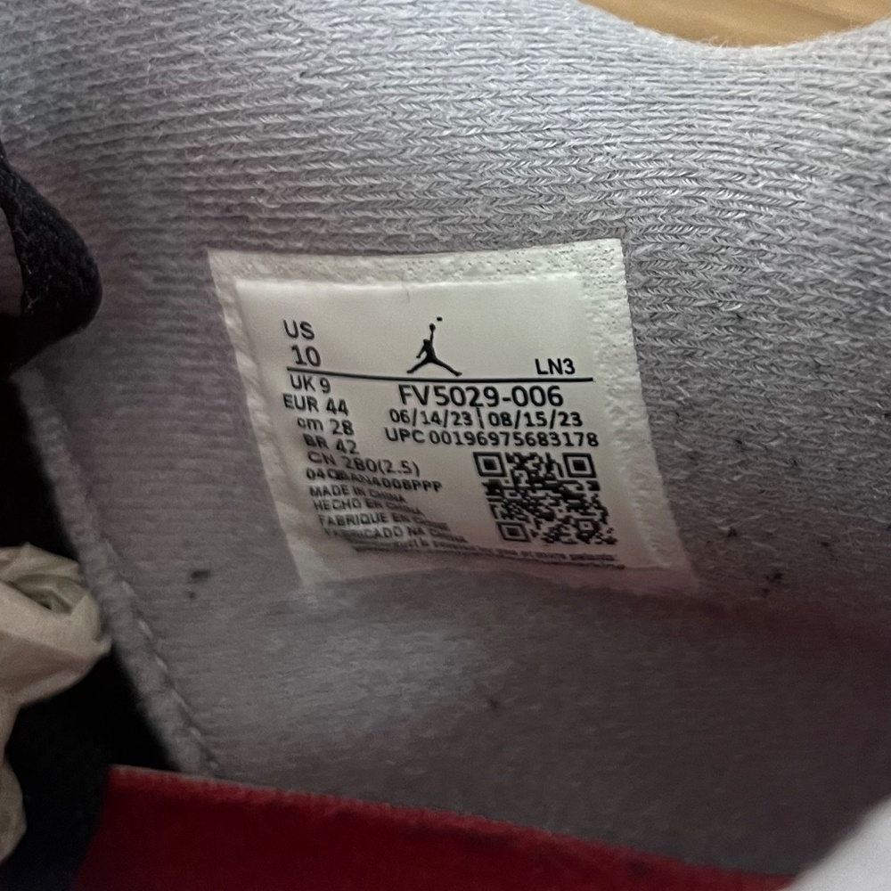 Air Jordan 4 Retro - Picture 6 of 7